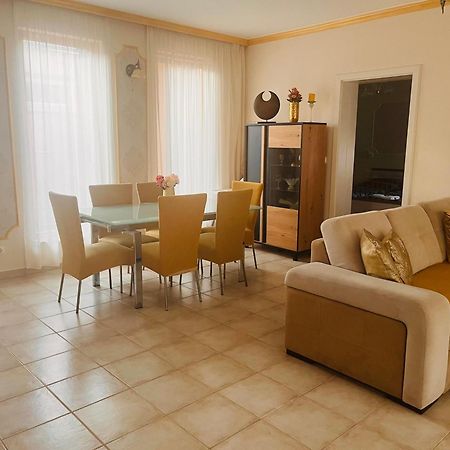 Aqua Azur Apartman Hajdúszoboszló Zewnętrze zdjęcie