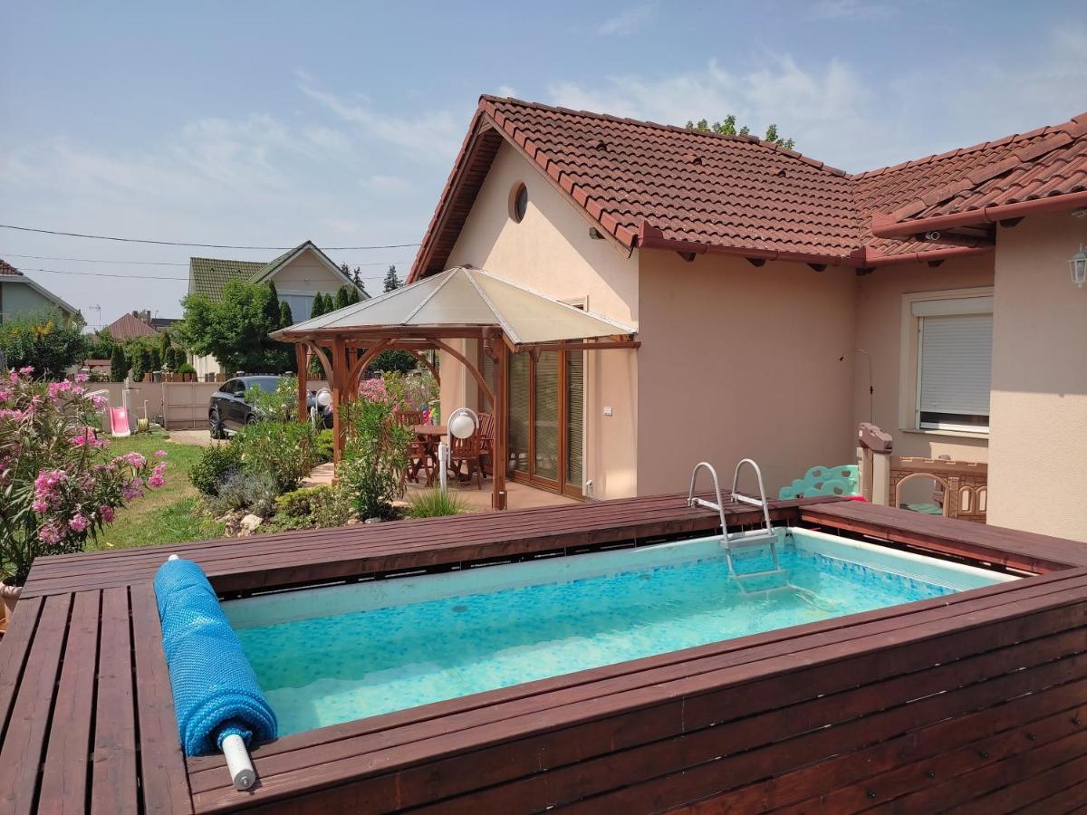 Aqua Azur Apartman Hajdúszoboszló Zewnętrze zdjęcie