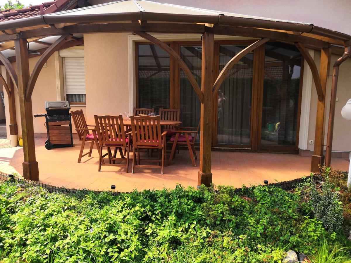 Aqua Azur Apartman Hajdúszoboszló Zewnętrze zdjęcie